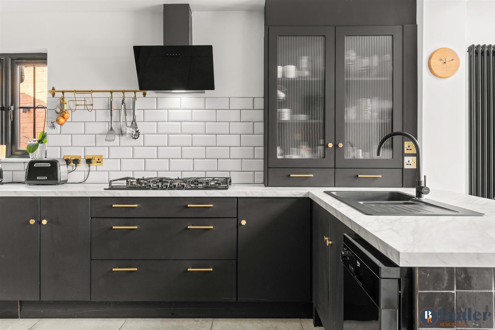 3 bed end of terrace house for sale in Jubilee Road, Stevenage 2