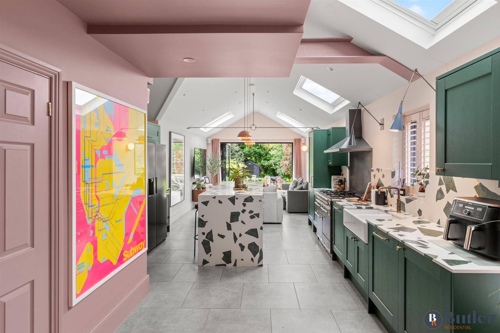 3 bed semi-detached house for sale in Oughton Head Way, Hitchin  - Property Image 2