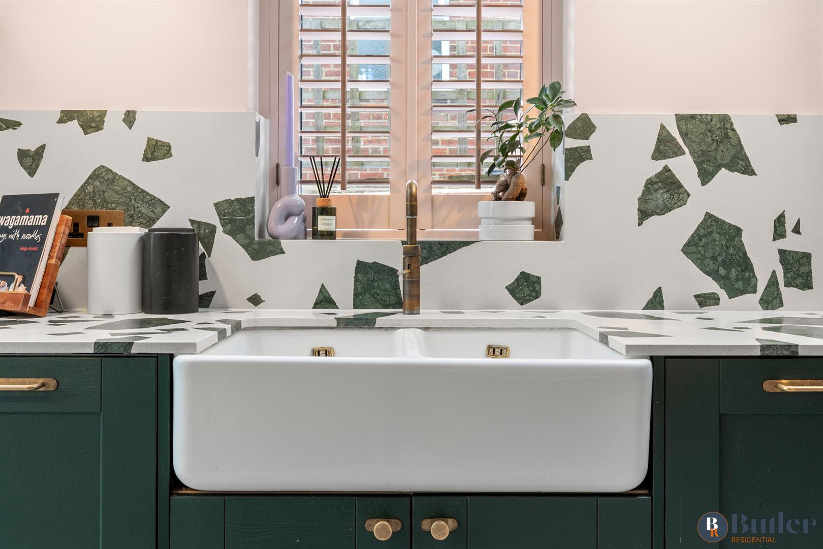 3 bed semi-detached house for sale in Oughton Head Way, Hitchin  - Property Image 5