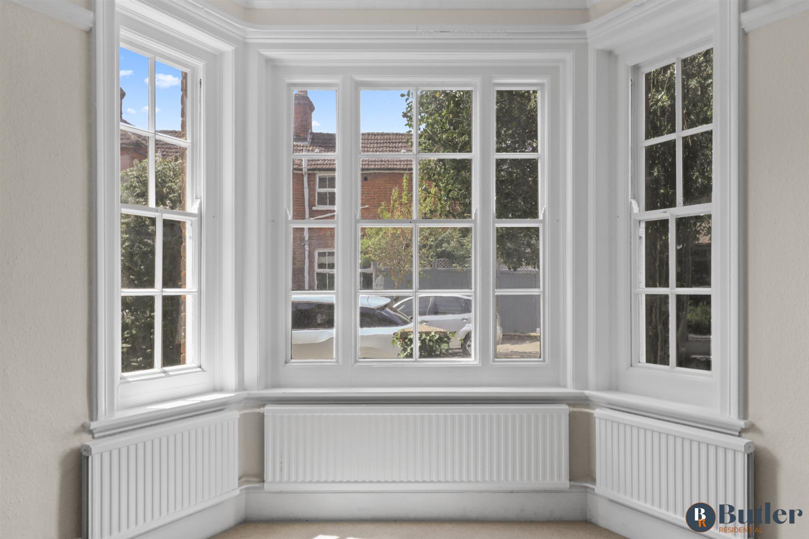 4 bed semi-detached house for sale in Shaftesbury Avenue, Bedford  - Property Image 5