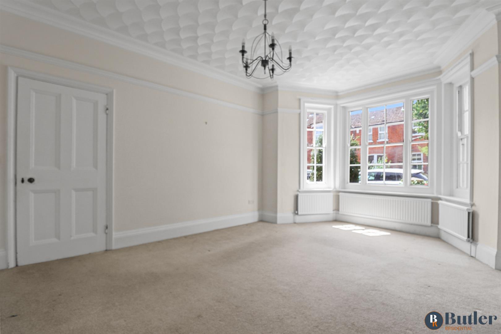 4 bed semi-detached house for sale in Shaftesbury Avenue, Bedford  - Property Image 6