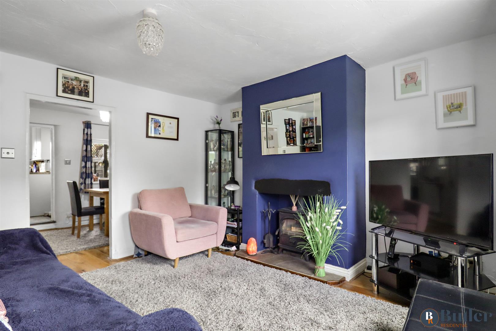 2 bed terraced house for sale in Common Road, Hitchin  - Property Image 2