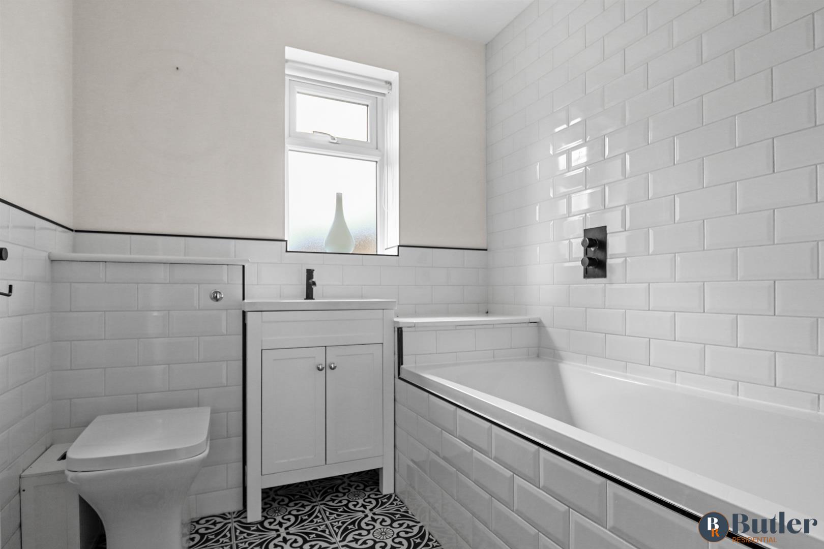 4 bed detached house for sale in Chalkdown, Stevenage 37