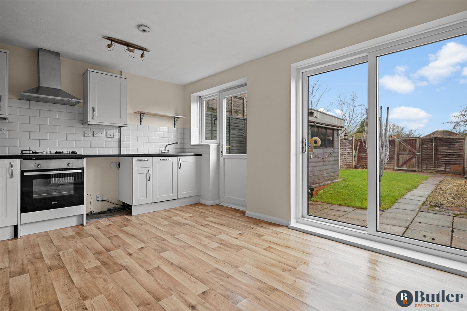 3 bed house for sale in Church Field, Ware  - Property Image 9