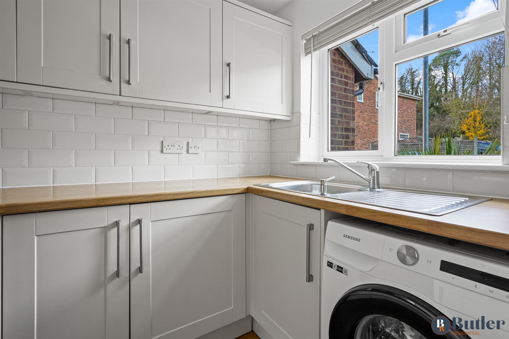 2 bed house for sale in Wheatsheaf Drive, Ware 4