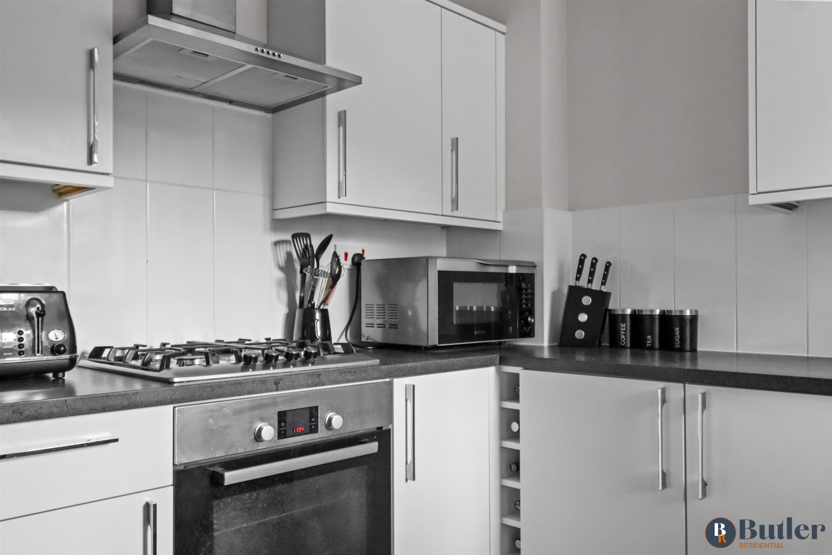 3 bed end of terrace house for sale in Morecambe Close, Stevenage  - Property Image 3