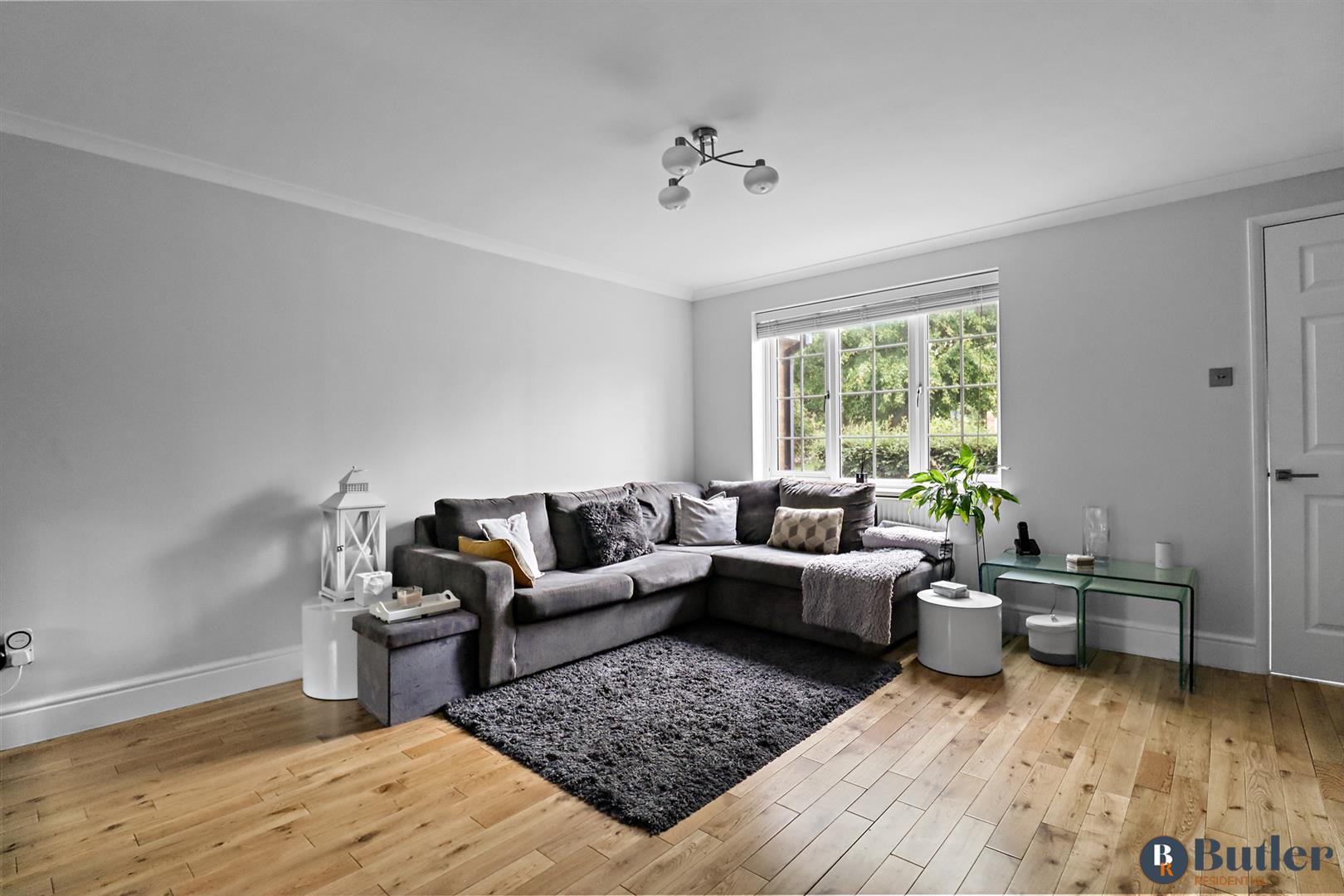 3 bed end of terrace house for sale in Chagny Close, Letchworth Garden City 3