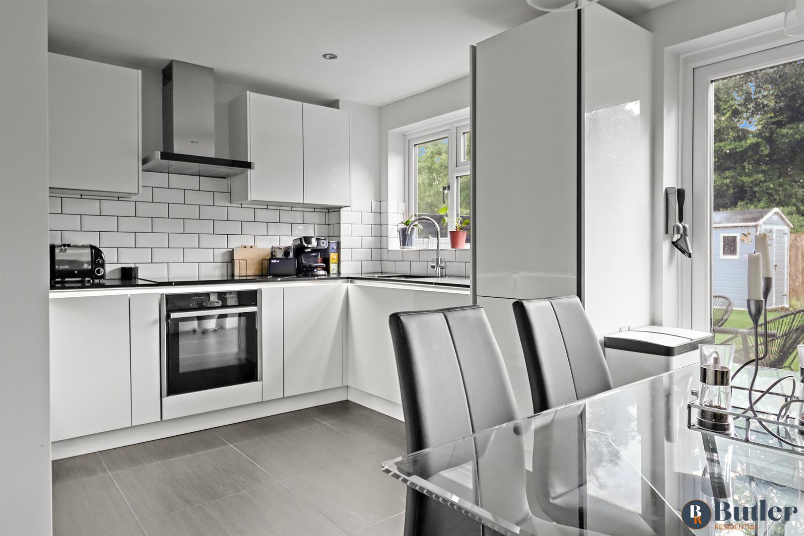 3 bed end of terrace house for sale in Chagny Close, Letchworth Garden City  - Property Image 13