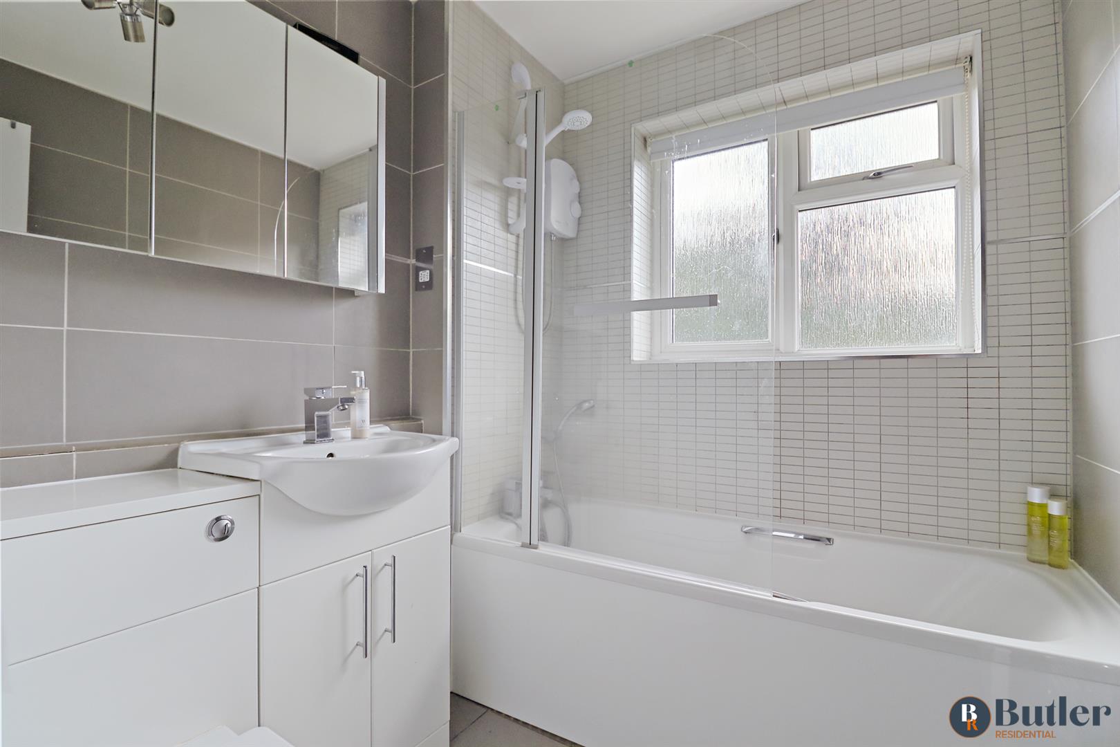 3 bed end of terrace house for sale in Chagny Close, Letchworth Garden City 20