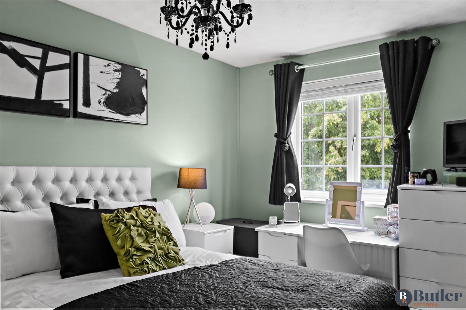 3 bed end of terrace house for sale in Chagny Close, Letchworth Garden City 16