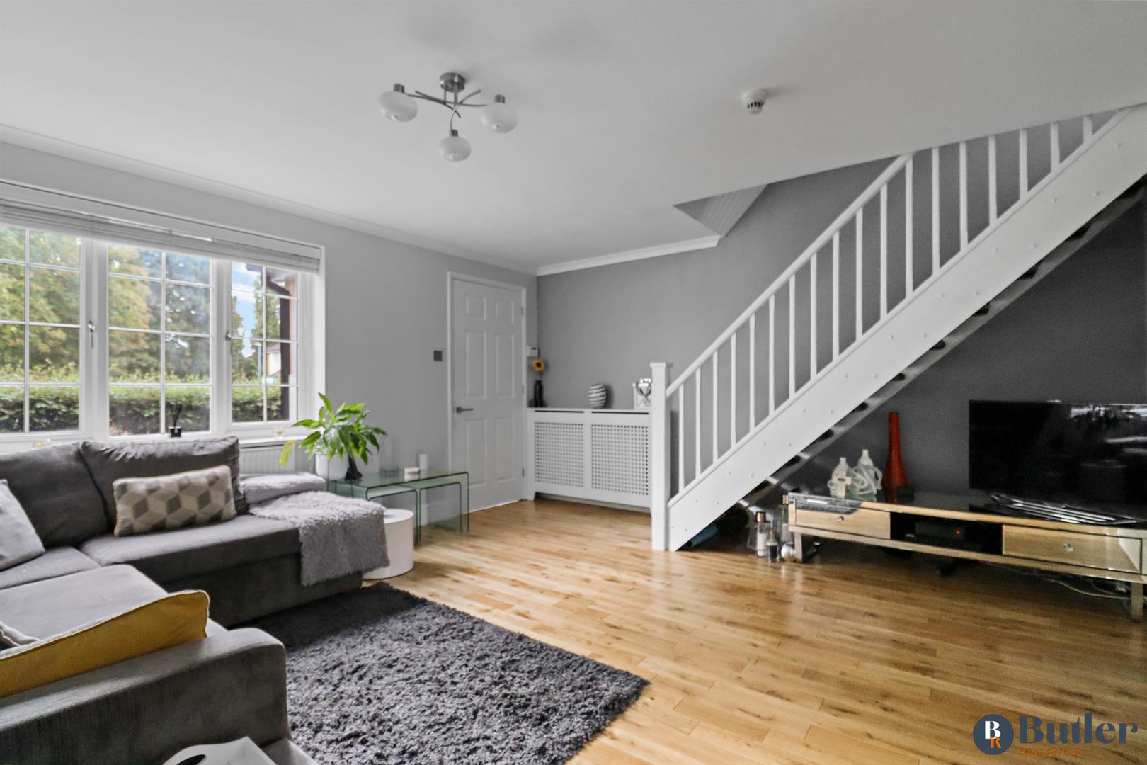 3 bed end of terrace house for sale in Chagny Close, Letchworth Garden City  - Property Image 7