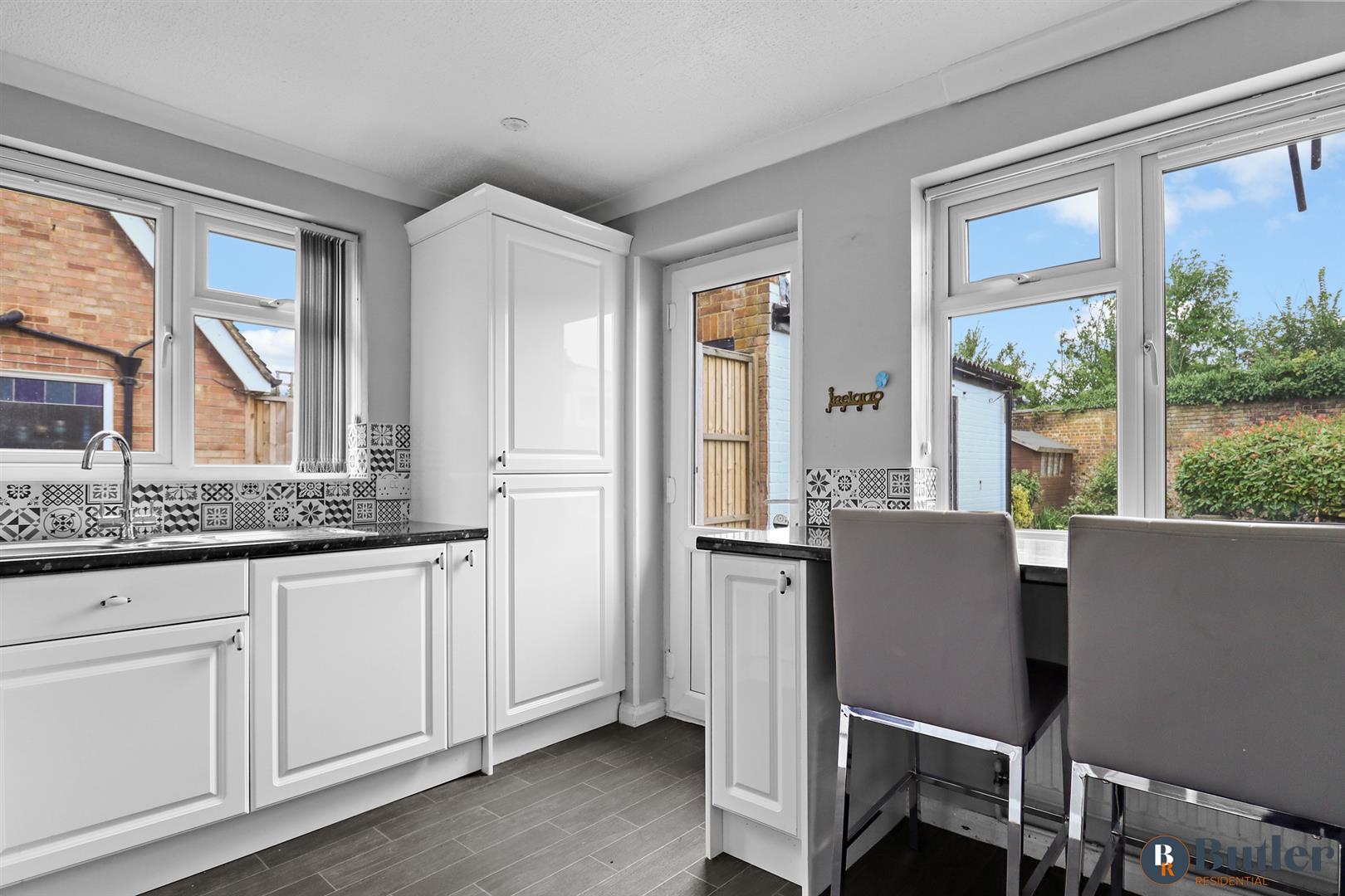 2 bed semi-detached house for sale in Orchard Crescent, Stevenage  - Property Image 4