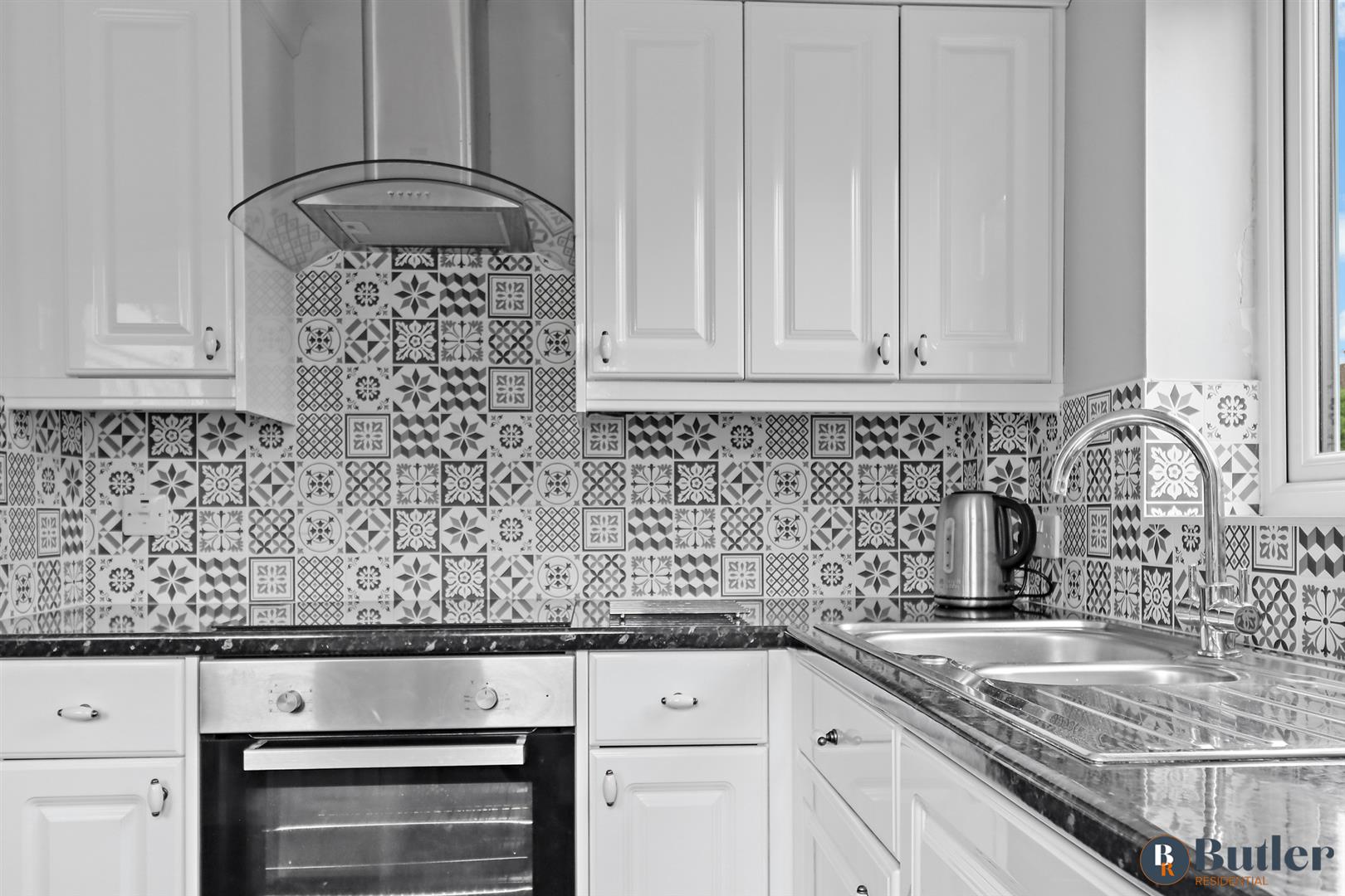 2 bed semi-detached house for sale in Orchard Crescent, Stevenage  - Property Image 8