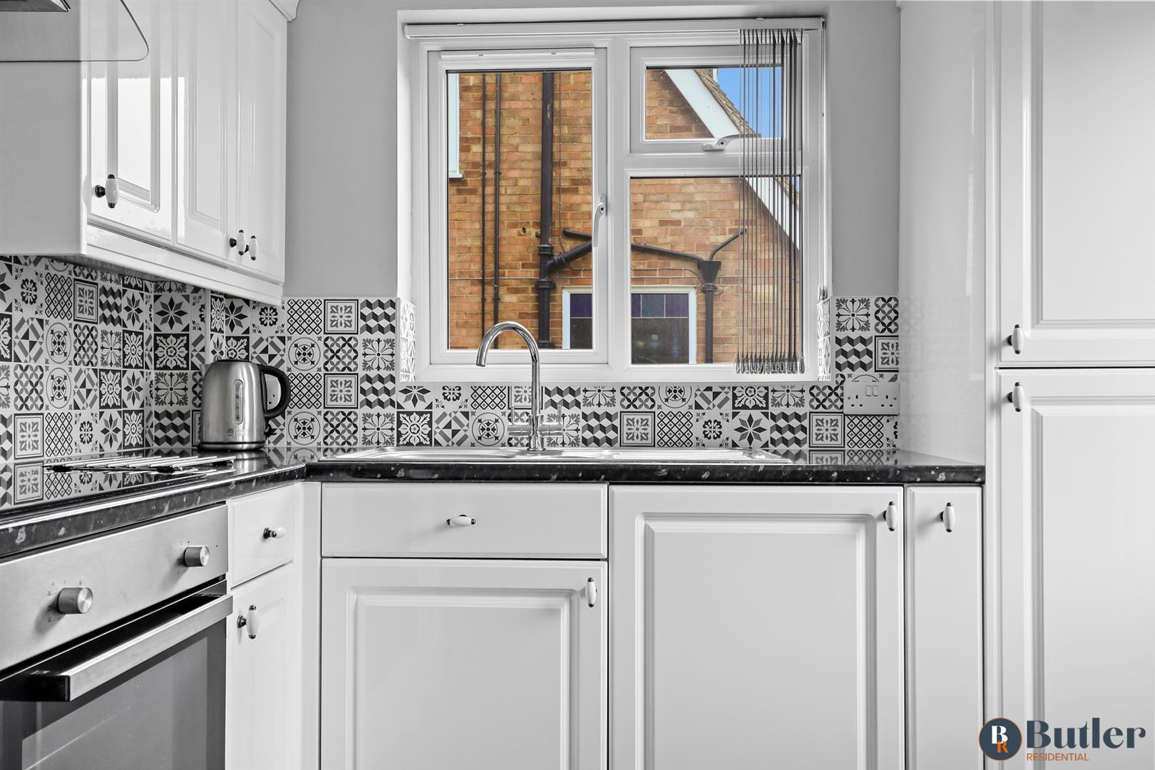 2 bed semi-detached house for sale in Orchard Crescent, Stevenage  - Property Image 3