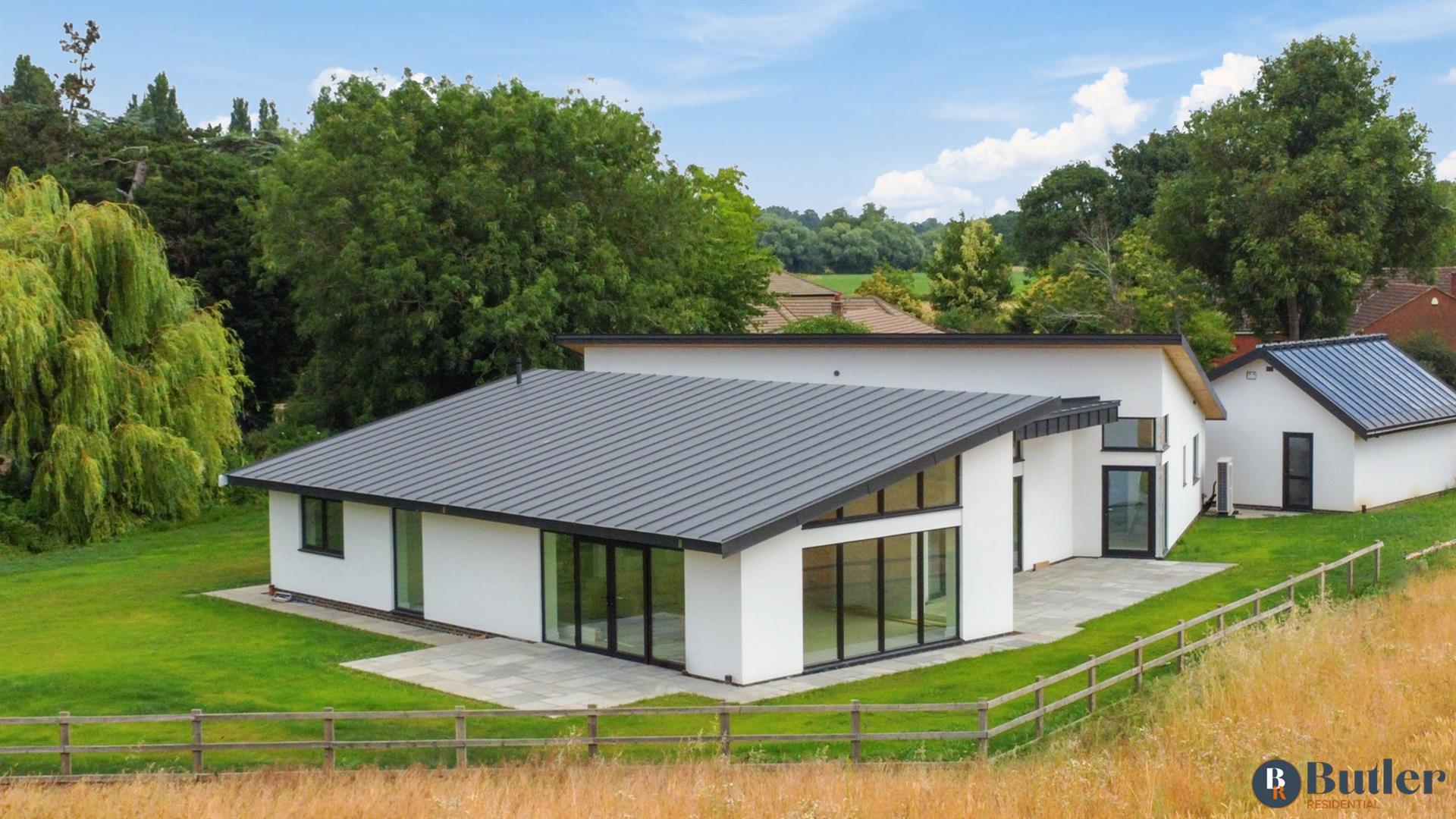 4 bed detached bungalow for sale in Grange View, Blunham  - Property Image 5