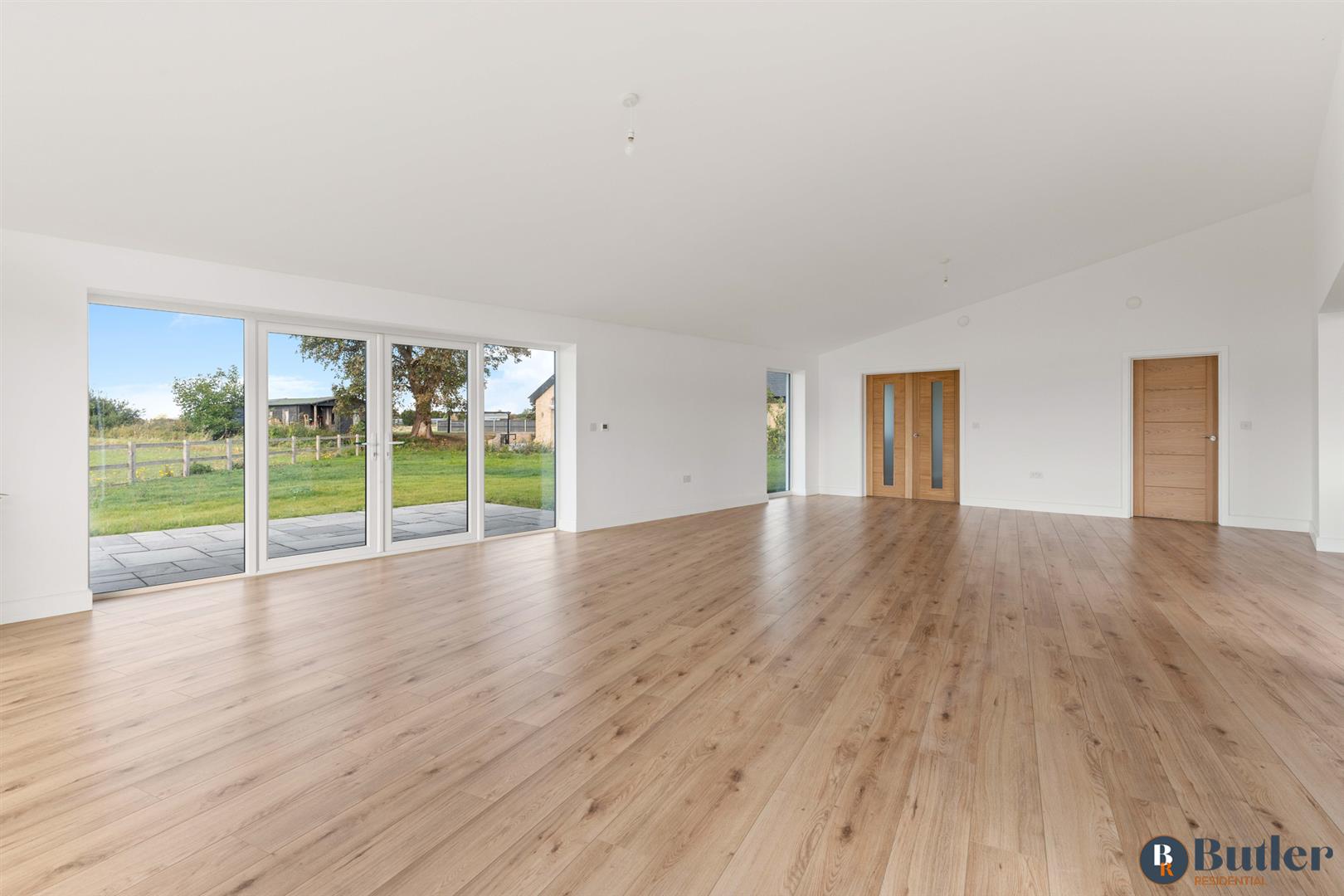 4 bed detached bungalow for sale in Grange View, Blunham 3