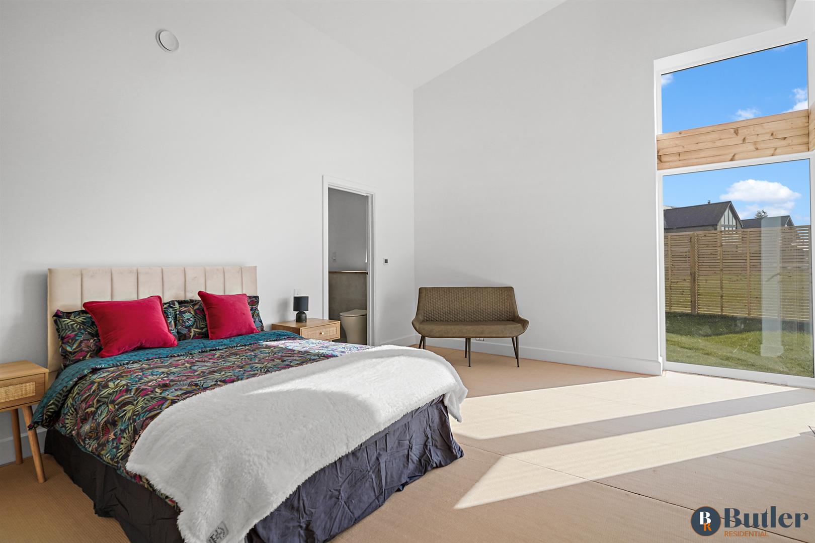 4 bed detached bungalow for sale in Grange View, Blunham 78