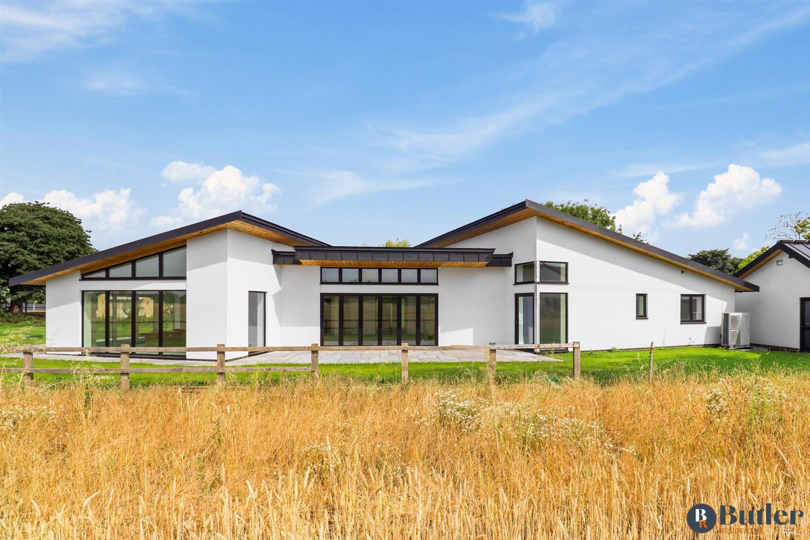 4 bed detached bungalow for sale in Grange View, Blunham  - Property Image 6