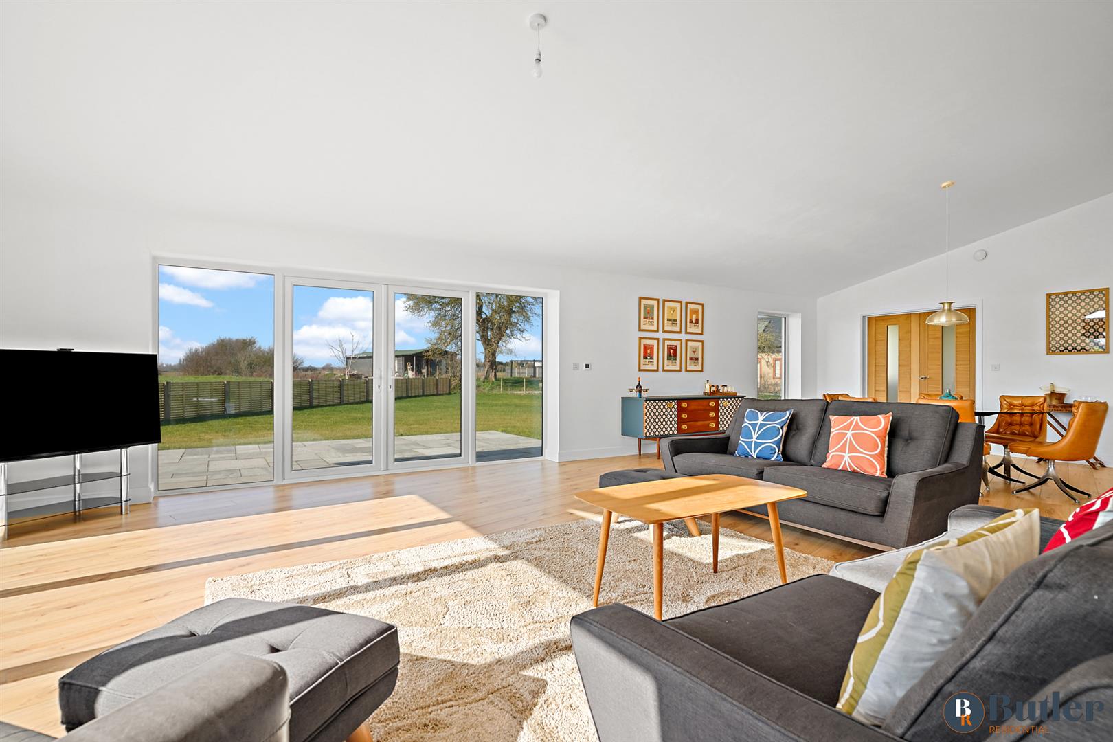 4 bed detached bungalow for sale in Grange View, Blunham  - Property Image 3