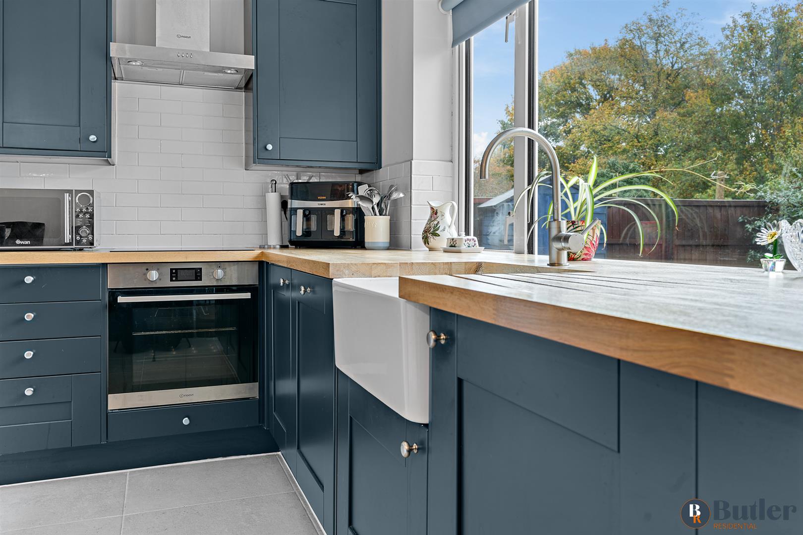 2 bed end of terrace house for sale in Groveside, Henlow 11