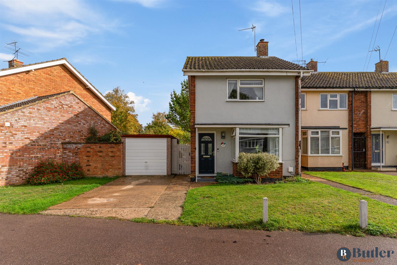 2 bed end of terrace house for sale in Groveside, Henlow  - Property Image 1