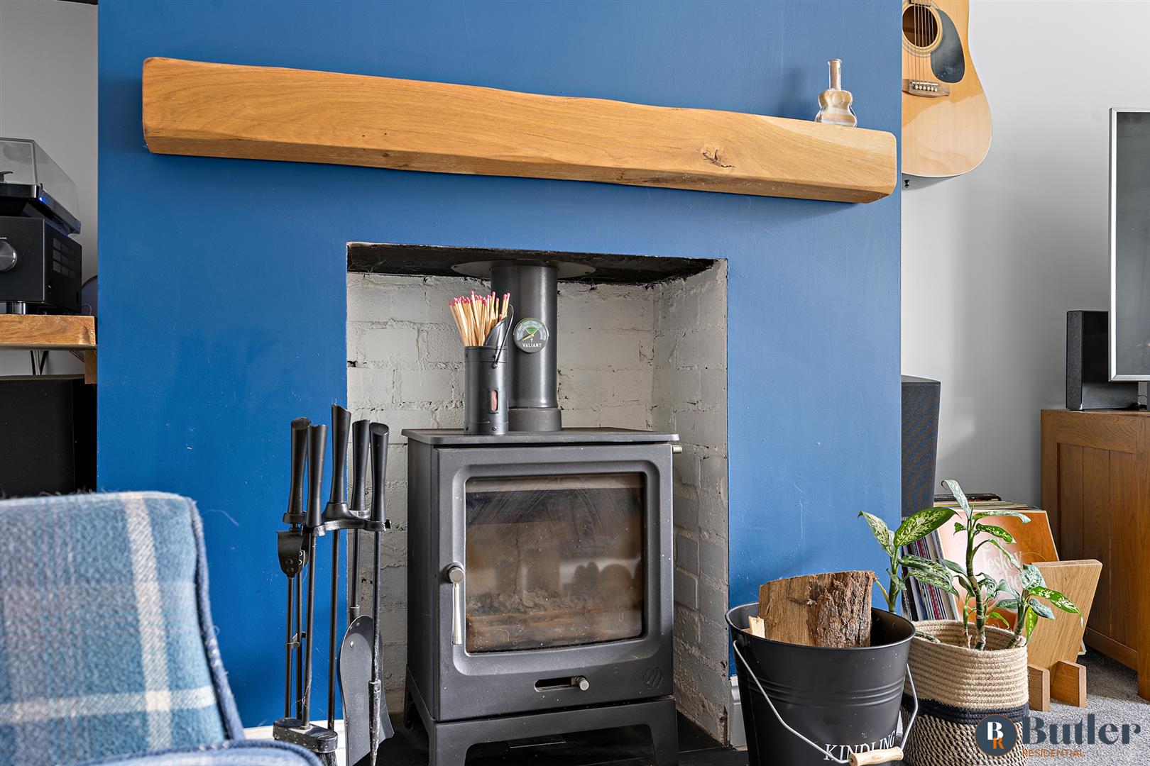 2 bed end of terrace house for sale in Groveside, Henlow 3