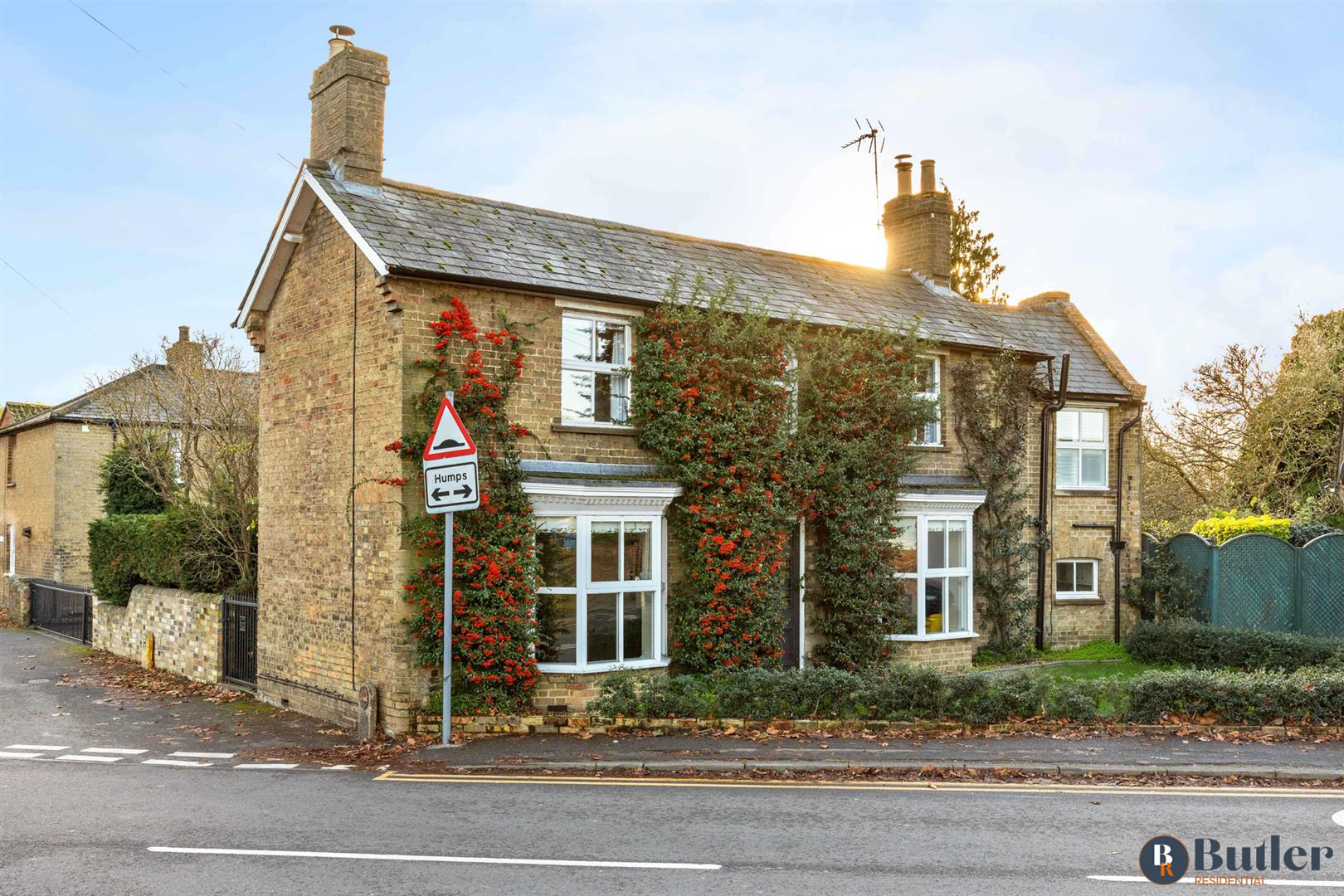 5 bed detached house for sale in Church Street, St. Neots 2