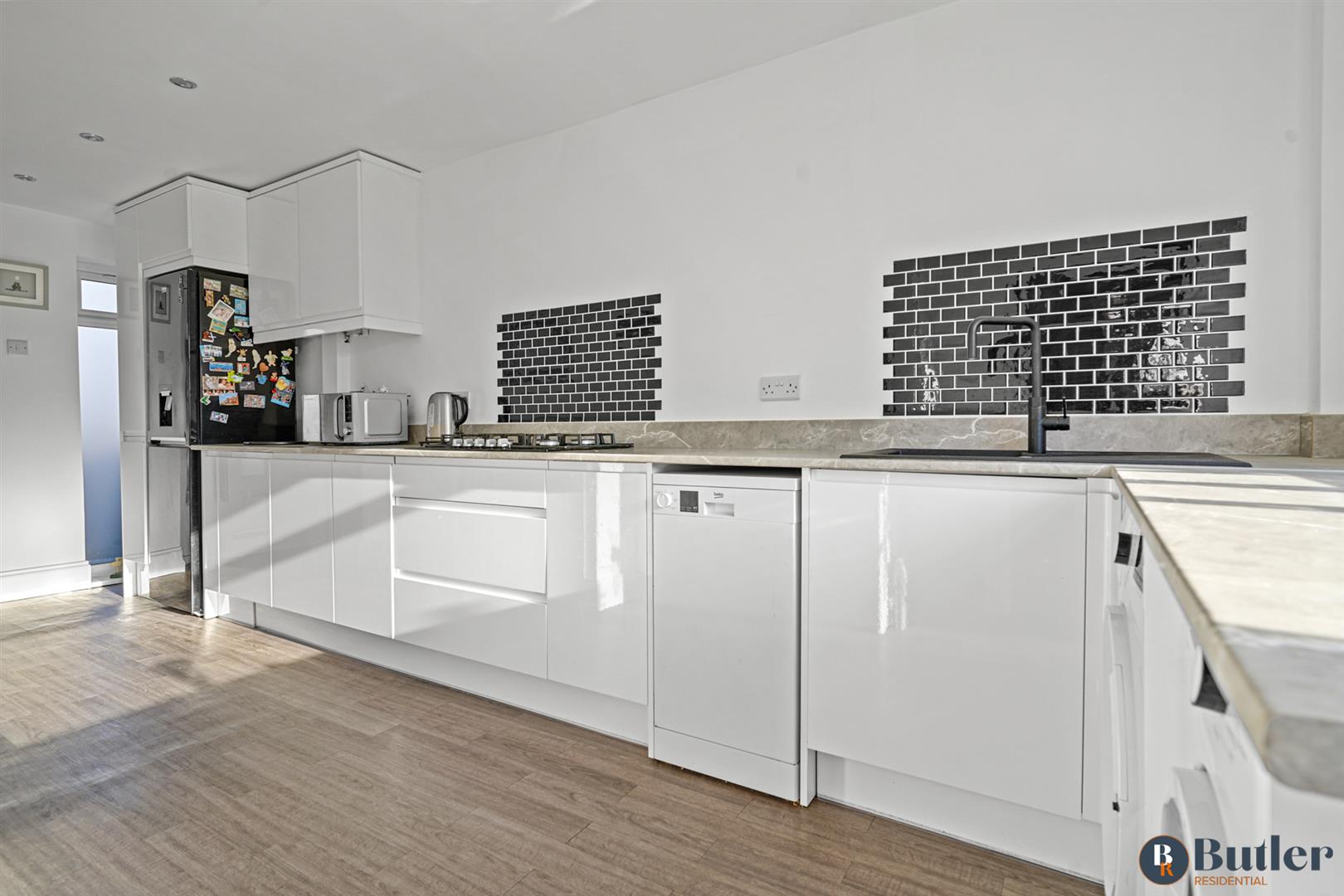 3 bed terraced house for sale in Marymead Drive, Stevenage  - Property Image 6