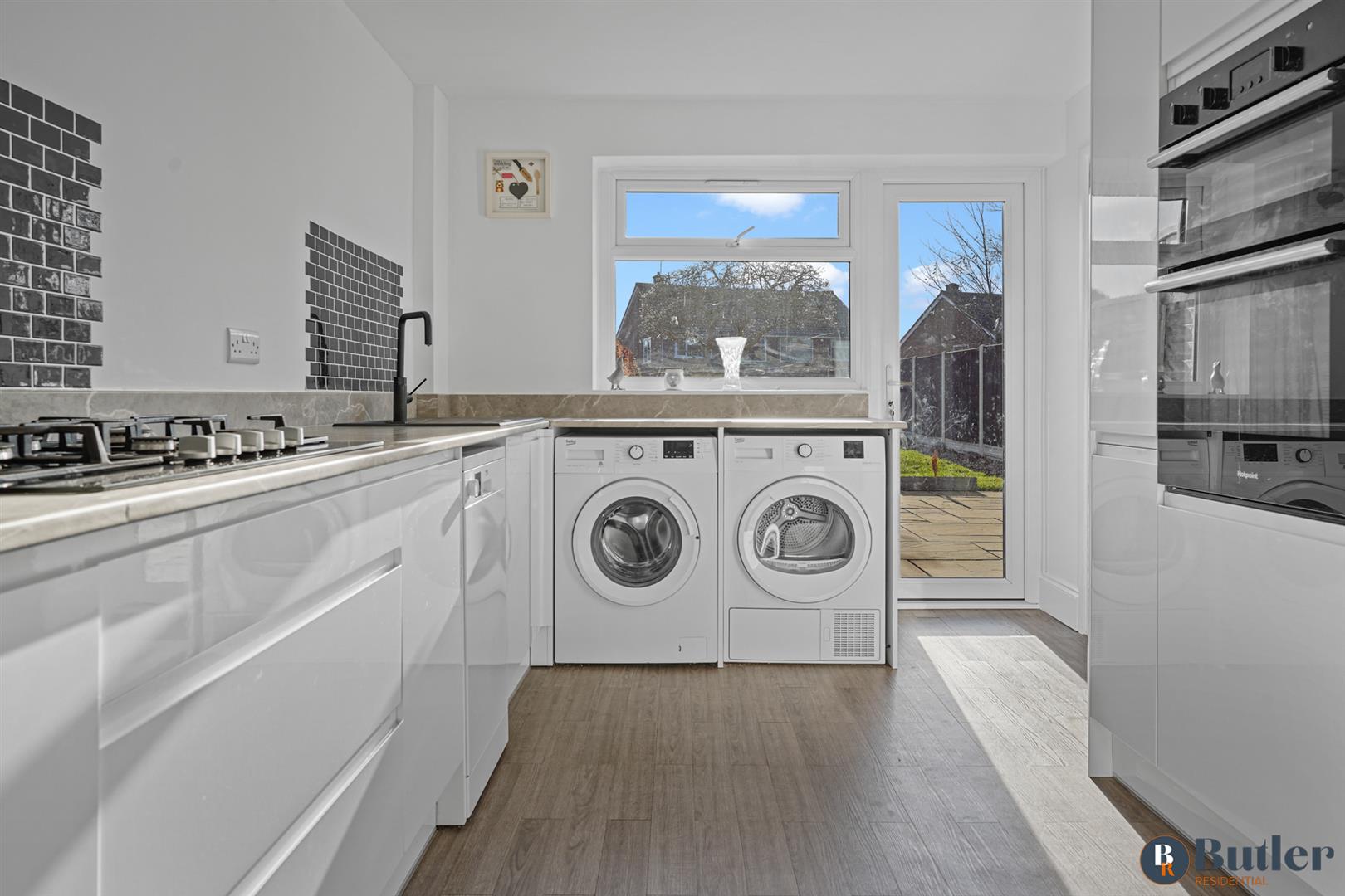 3 bed terraced house for sale in Marymead Drive, Stevenage 4