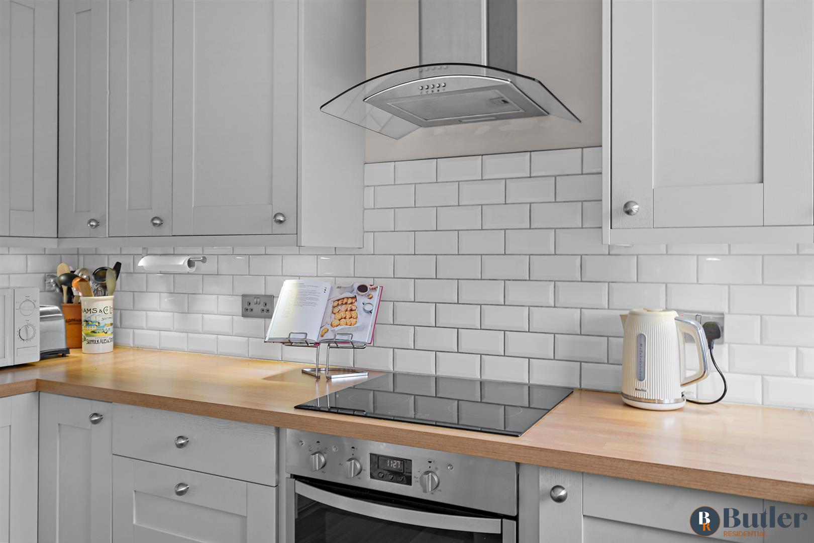 4 bed house for sale in Angotts Mead, Stevenage 3