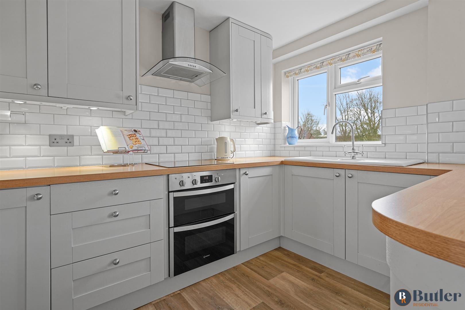 4 bed house for sale in Angotts Mead, Stevenage  - Property Image 3