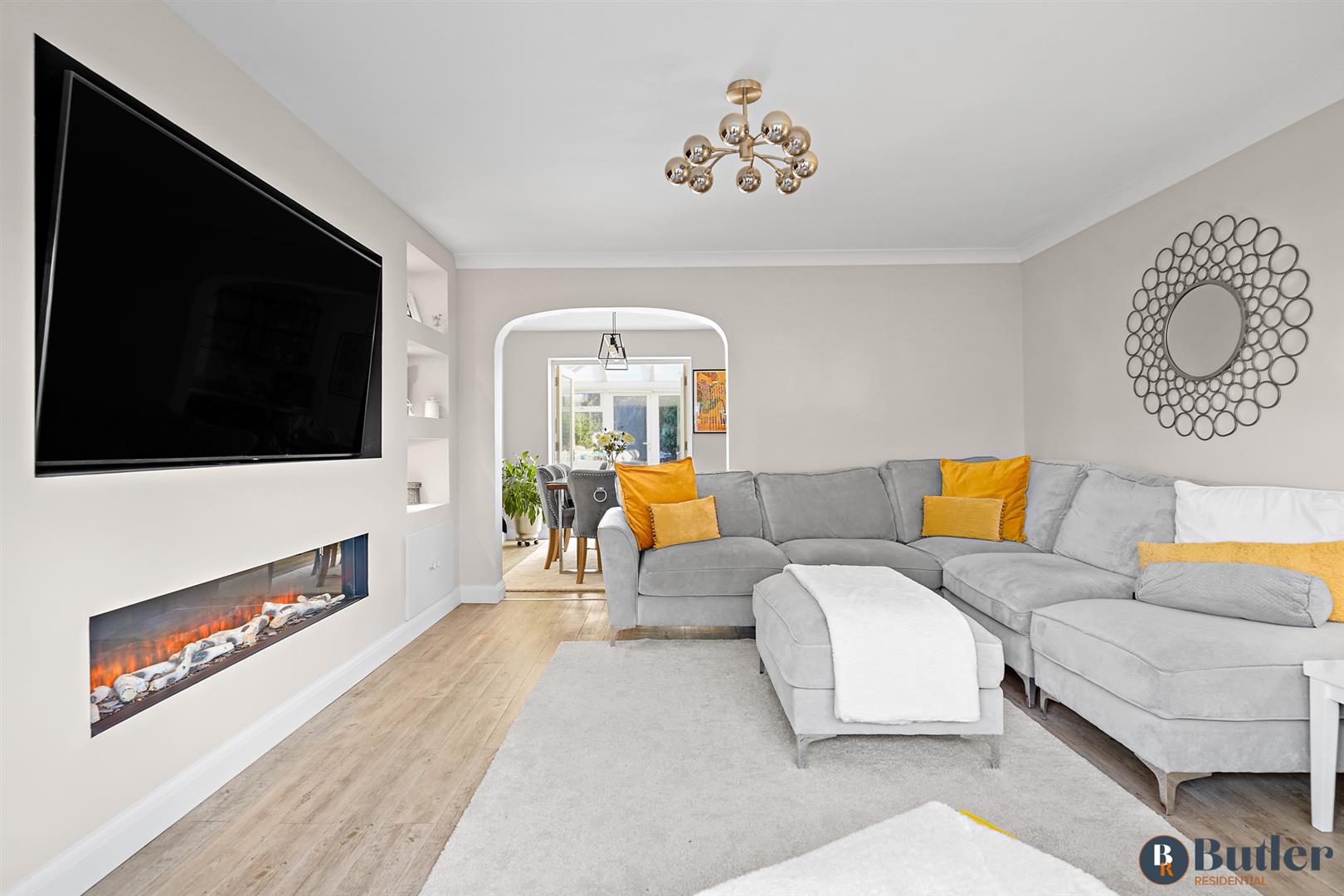 4 bed detached house for sale in Montgomery Avenue, Shefford - Property Image 1