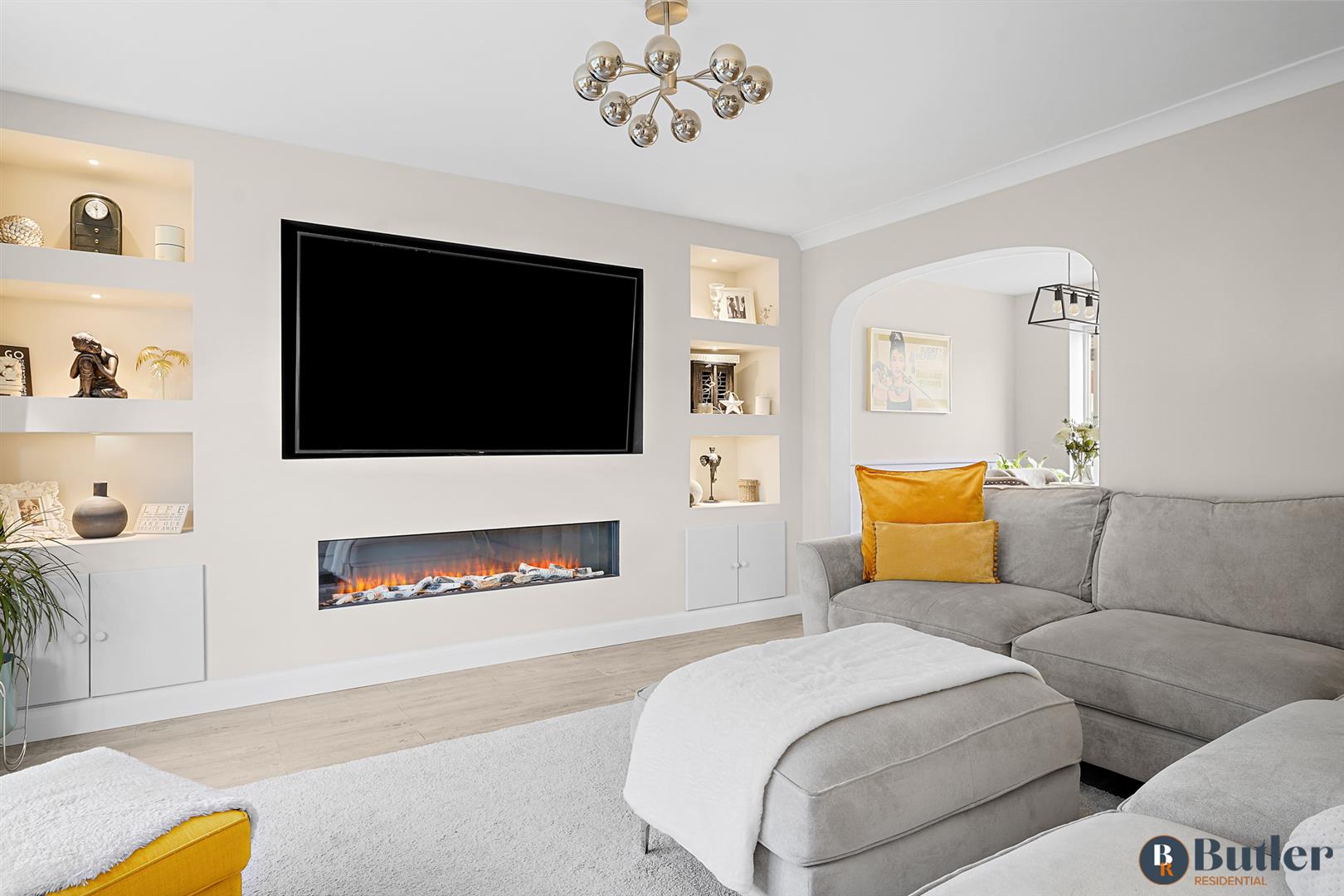 4 bed detached house for sale in Montgomery Avenue, Shefford 1