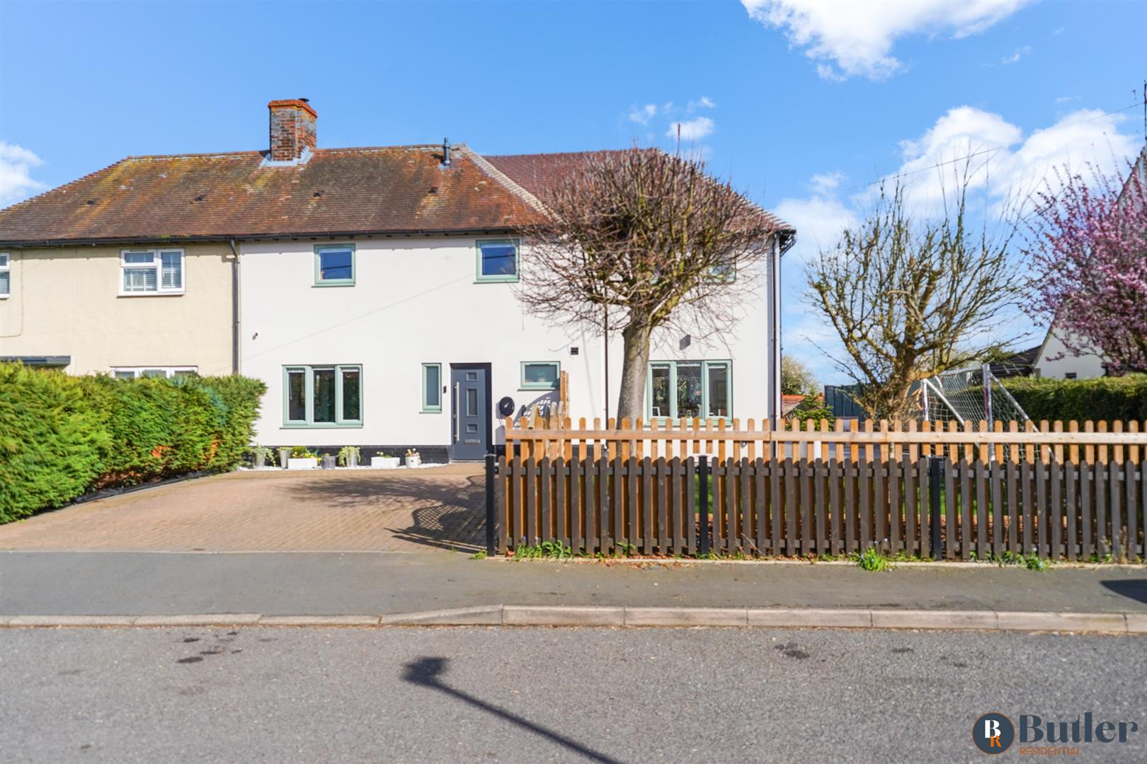 3 bed semi-detached house for sale in Silver Street, St. Neots - Property Image 1