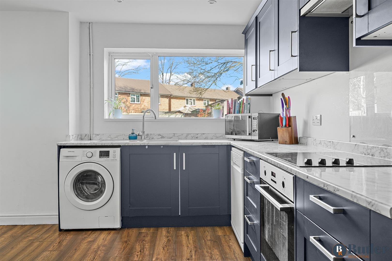 3 bed end of terrace house for sale in Green Close, Stevenage  - Property Image 15