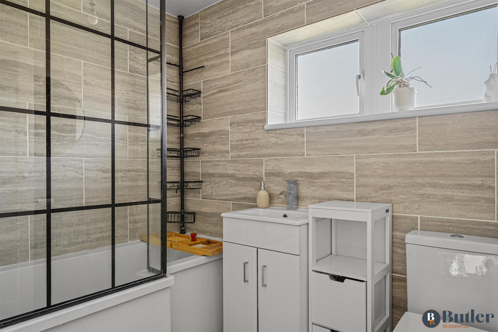 3 bed end of terrace house for sale in Green Close, Stevenage 26