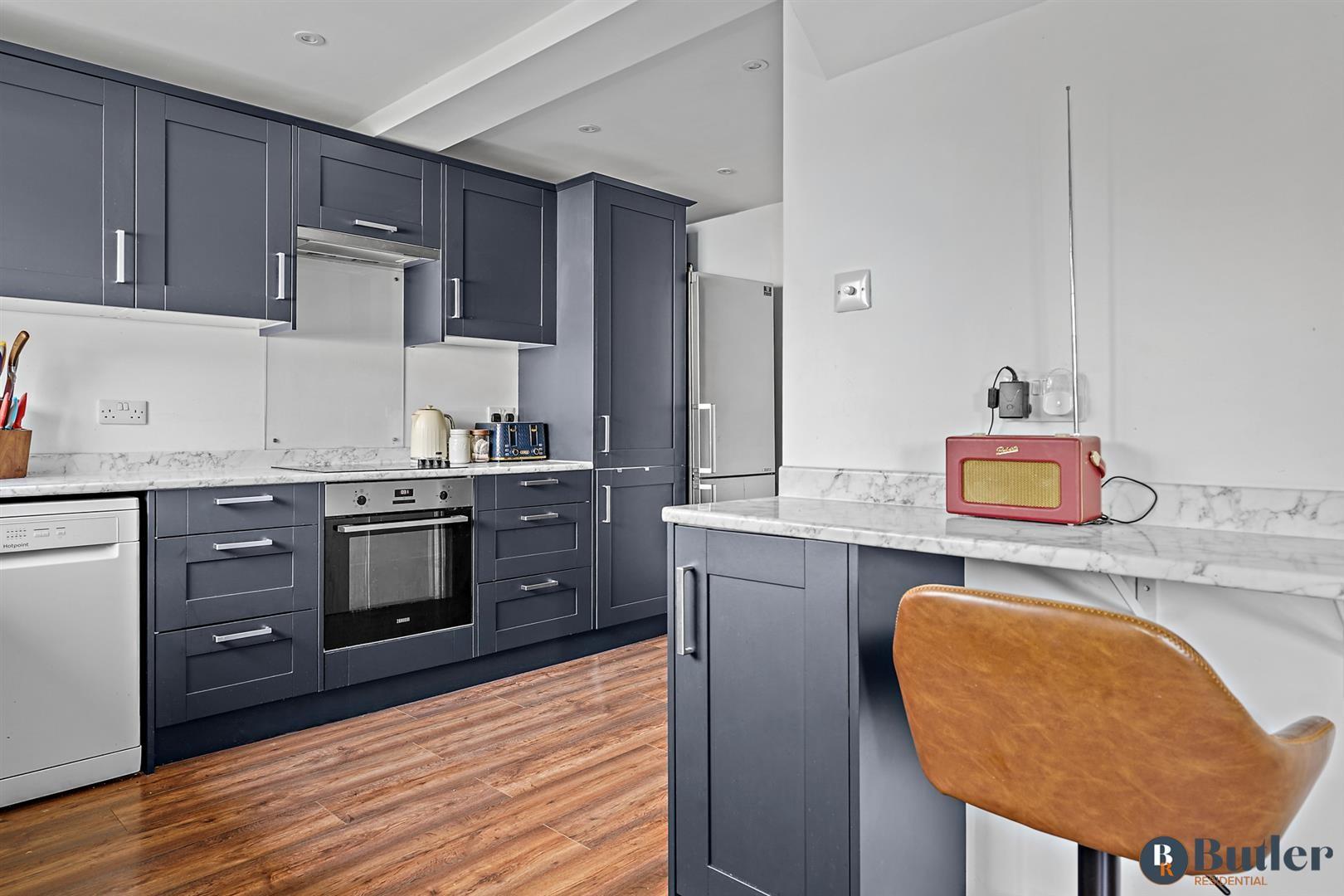 3 bed end of terrace house for sale in Green Close, Stevenage  - Property Image 12