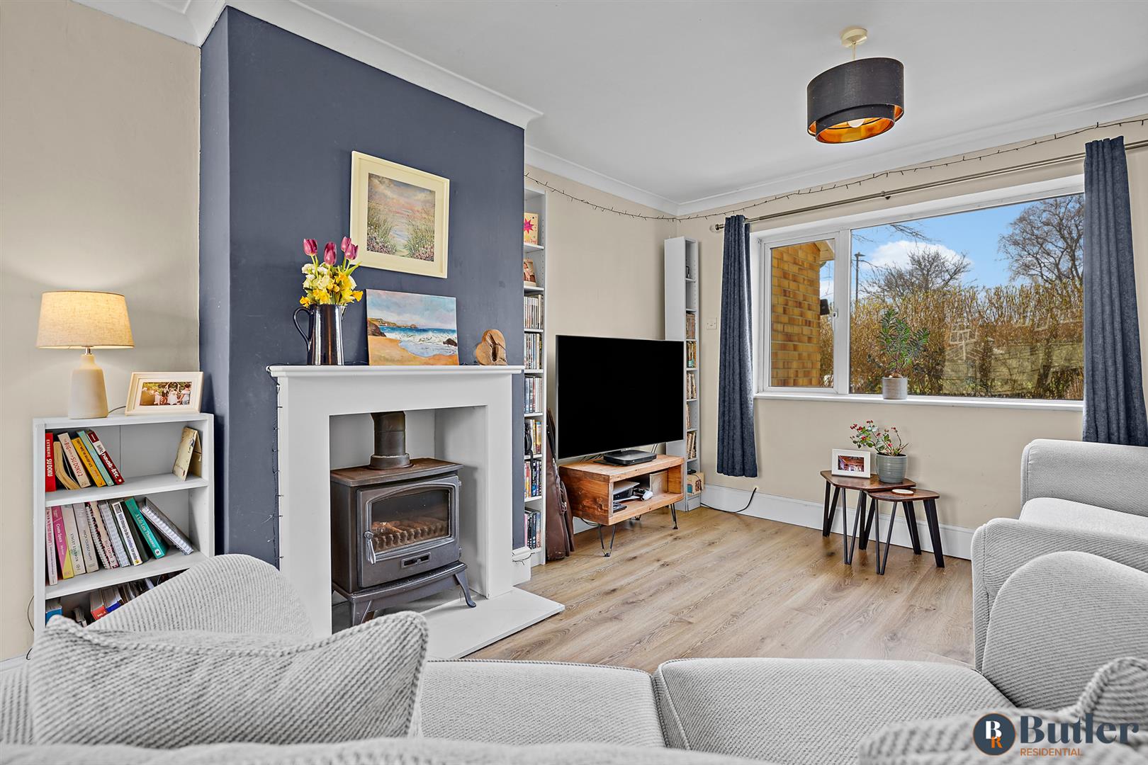 3 bed end of terrace house for sale in Green Close, Stevenage 1