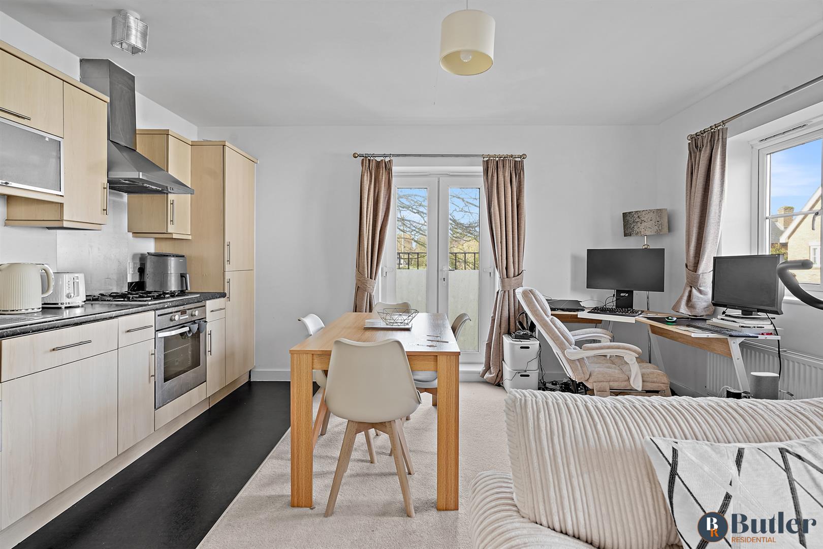 2 bed flat for sale in North Lodge Drive, Cambridge  - Property Image 6