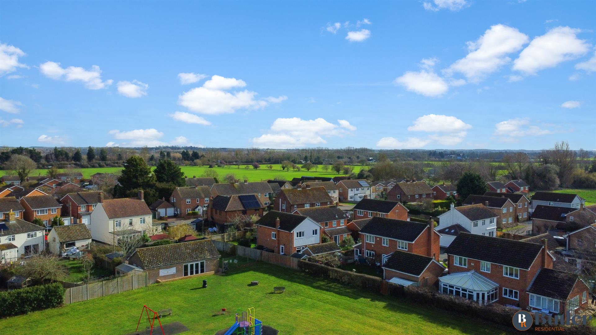 4 bed detached house for sale in Town Orchard, St. Neots - Property Image 1