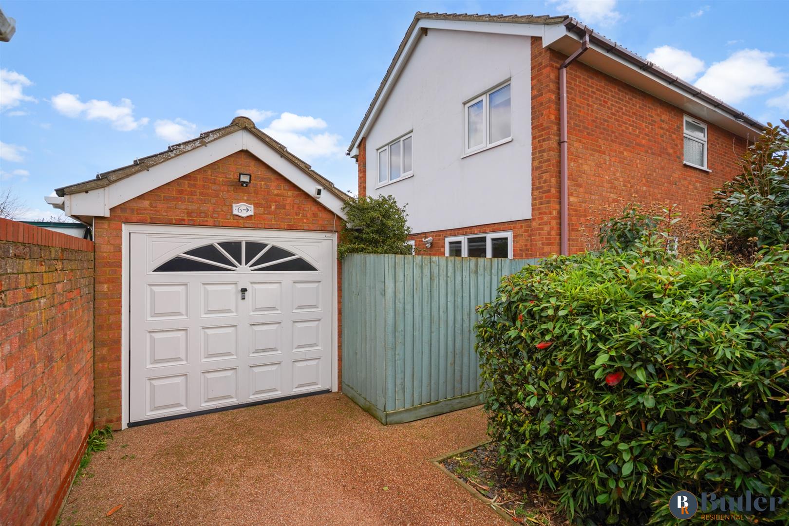 4 bed detached house for sale in Town Orchard, St. Neots  - Property Image 1