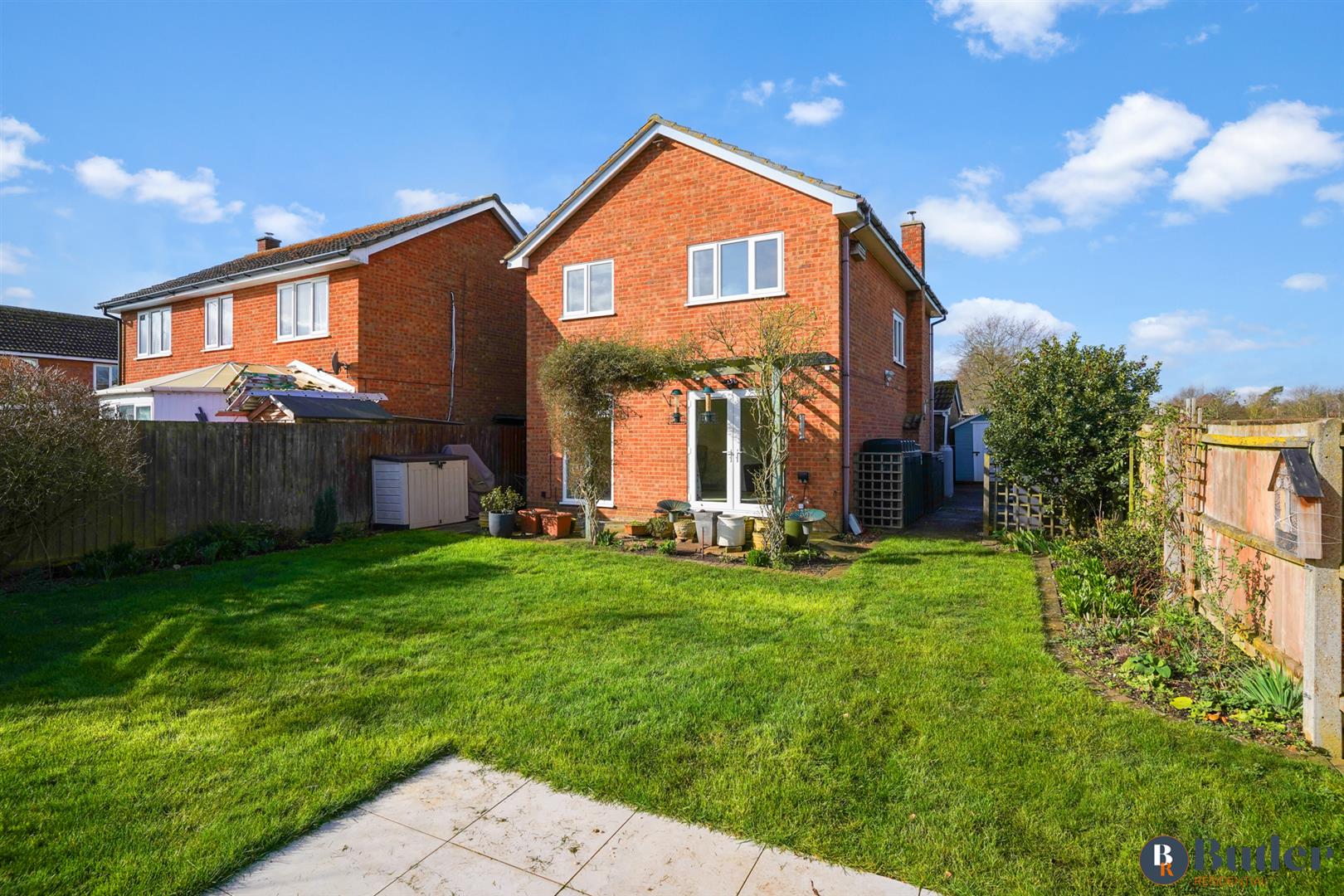 4 bed detached house for sale in Town Orchard, St. Neots - Property Image 1
