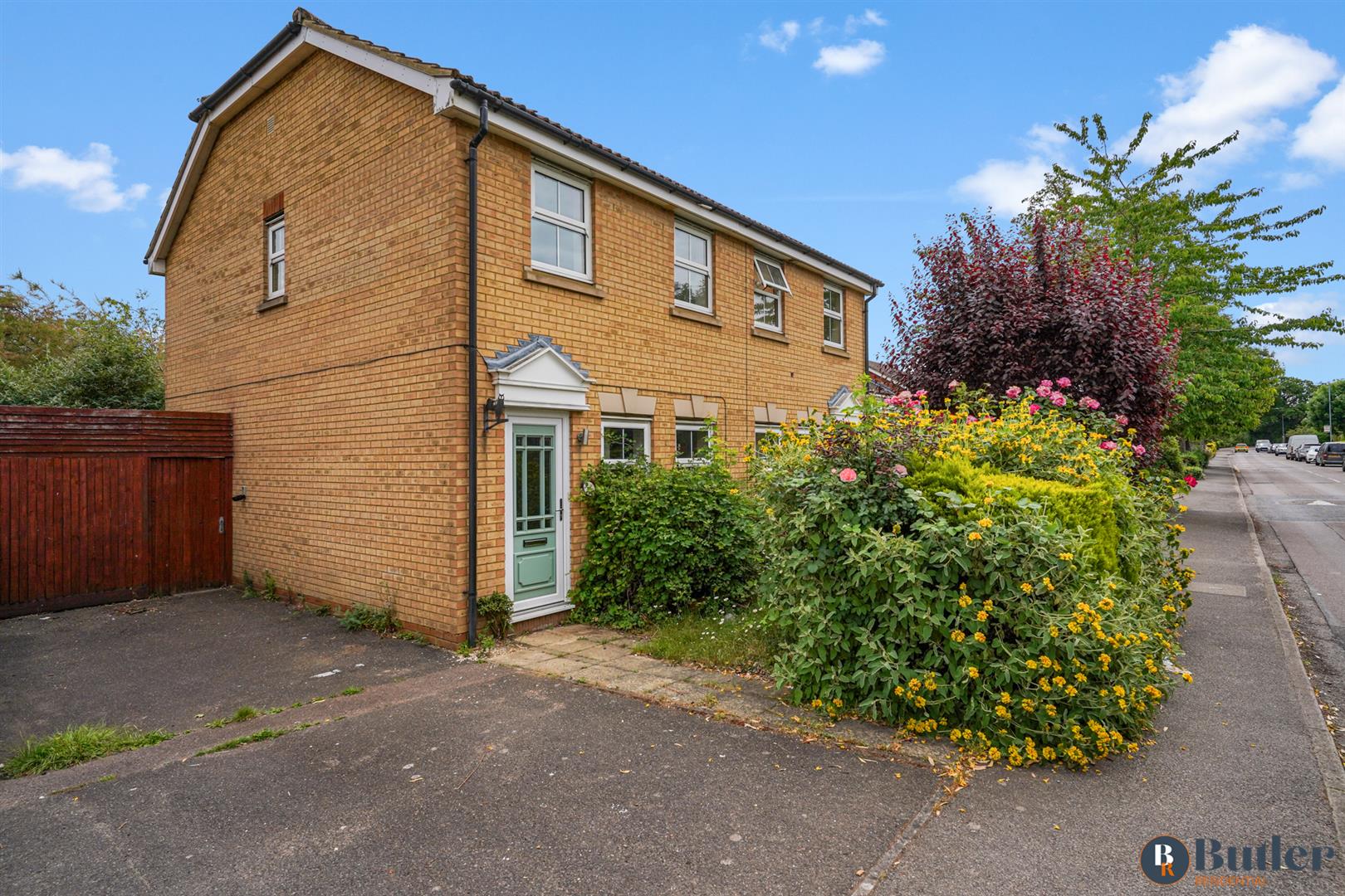 3 bed semi-detached house for sale in Fairview Road, Stevenage - Property Image 1