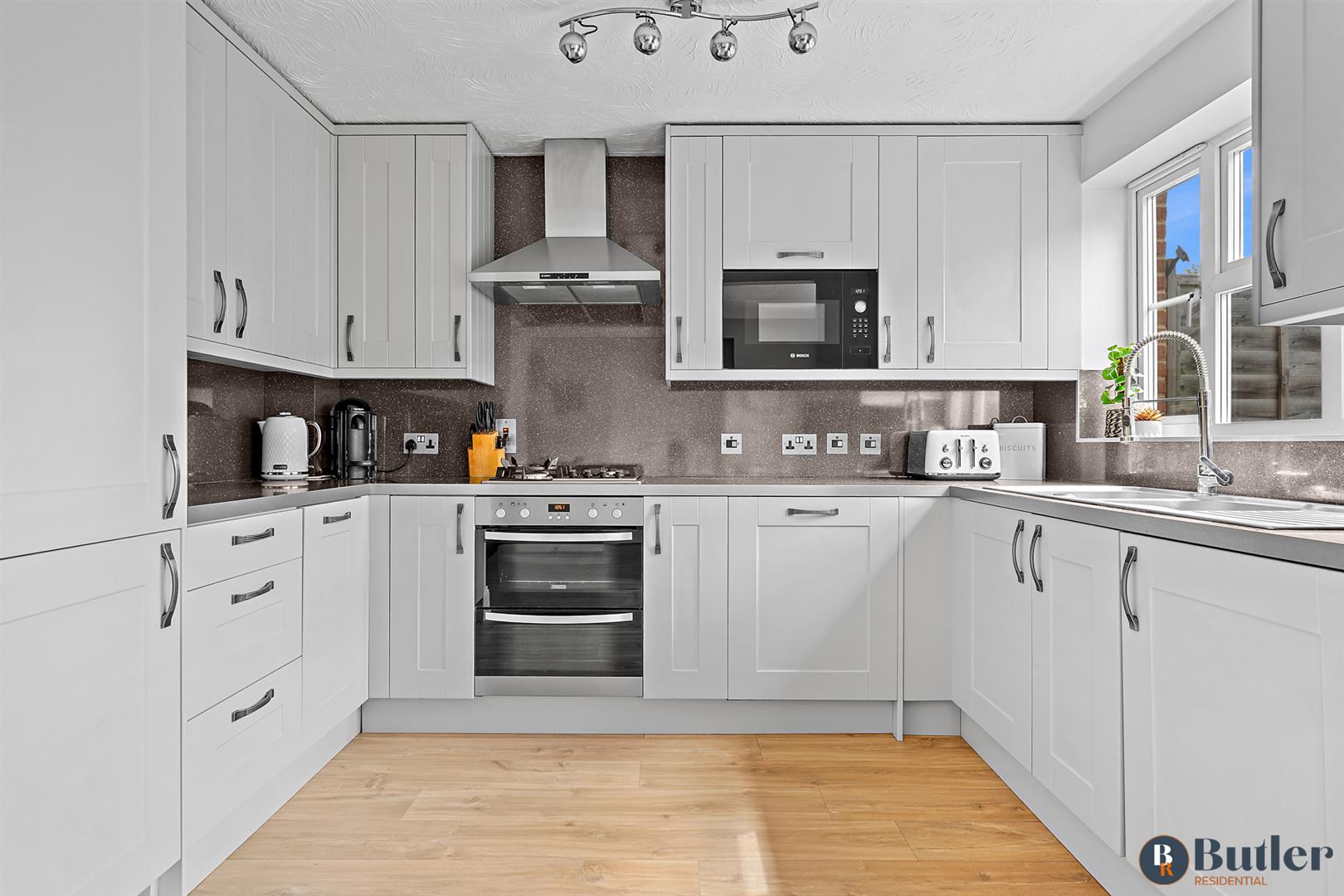 3 bed semi-detached house for sale in Old Bourne Way, Stevenage  - Property Image 9