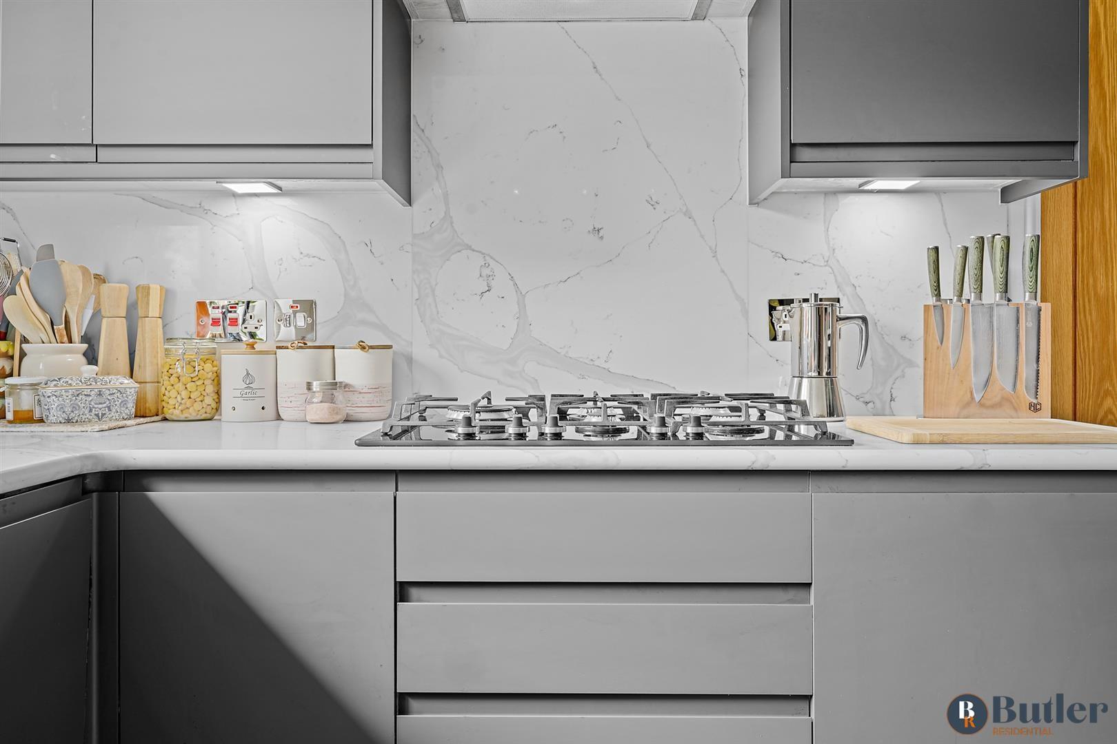 5 bed detached house for sale in Baldock Road, Hitchin 11