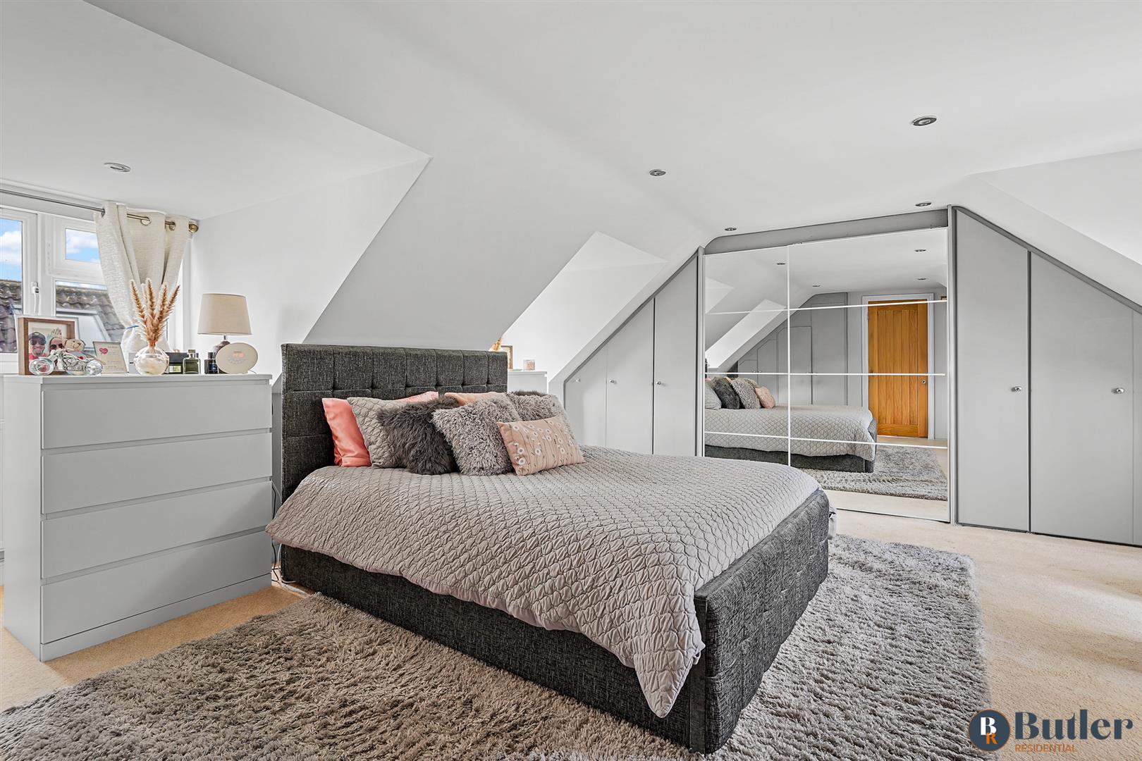 5 bed detached house for sale in Baldock Road, Hitchin 3