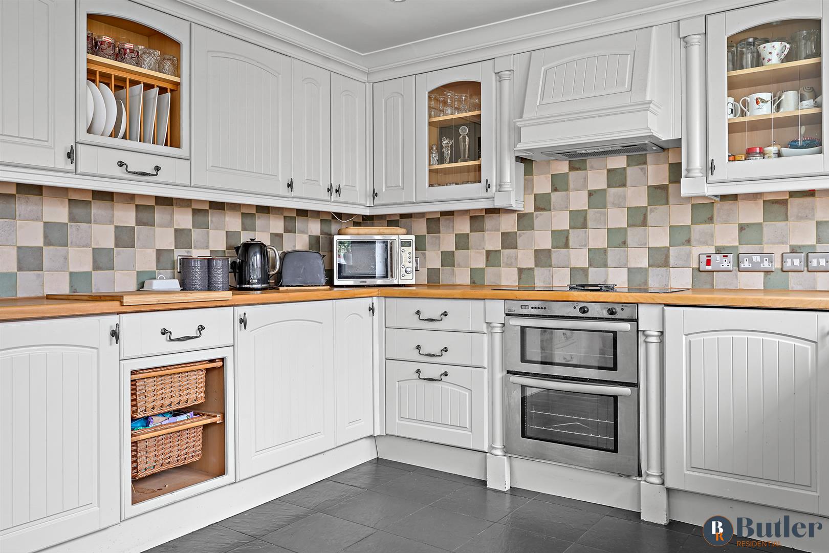 3 bed detached house for sale in Baldock Road, Hitchin 9