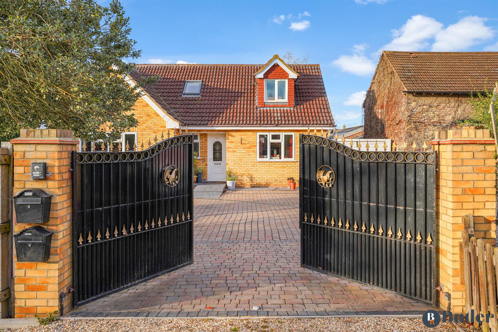 3 bed detached house for sale in Baldock Road, Hitchin  - Property Image 43