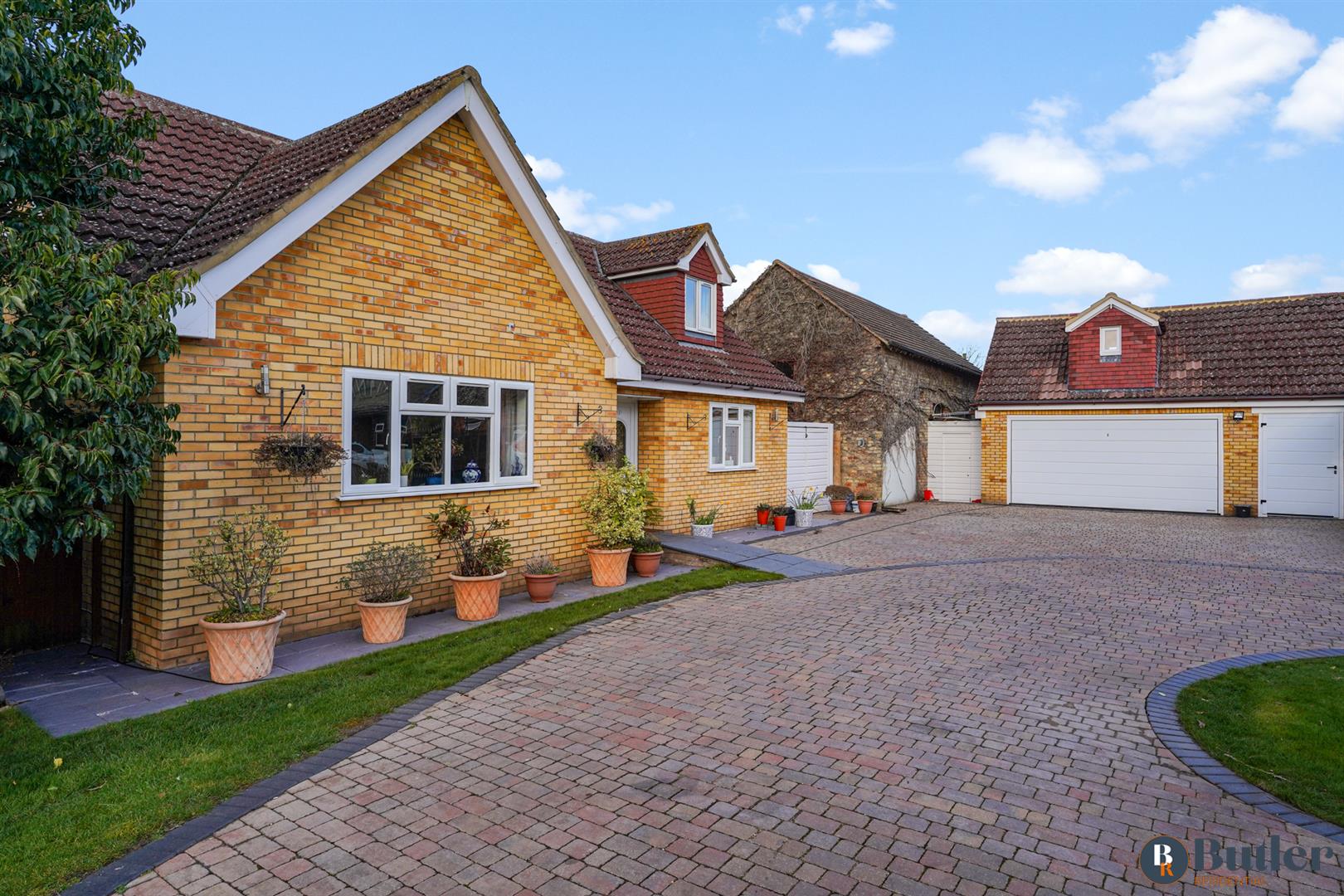 3 bed detached house for sale in Baldock Road, Hitchin 35