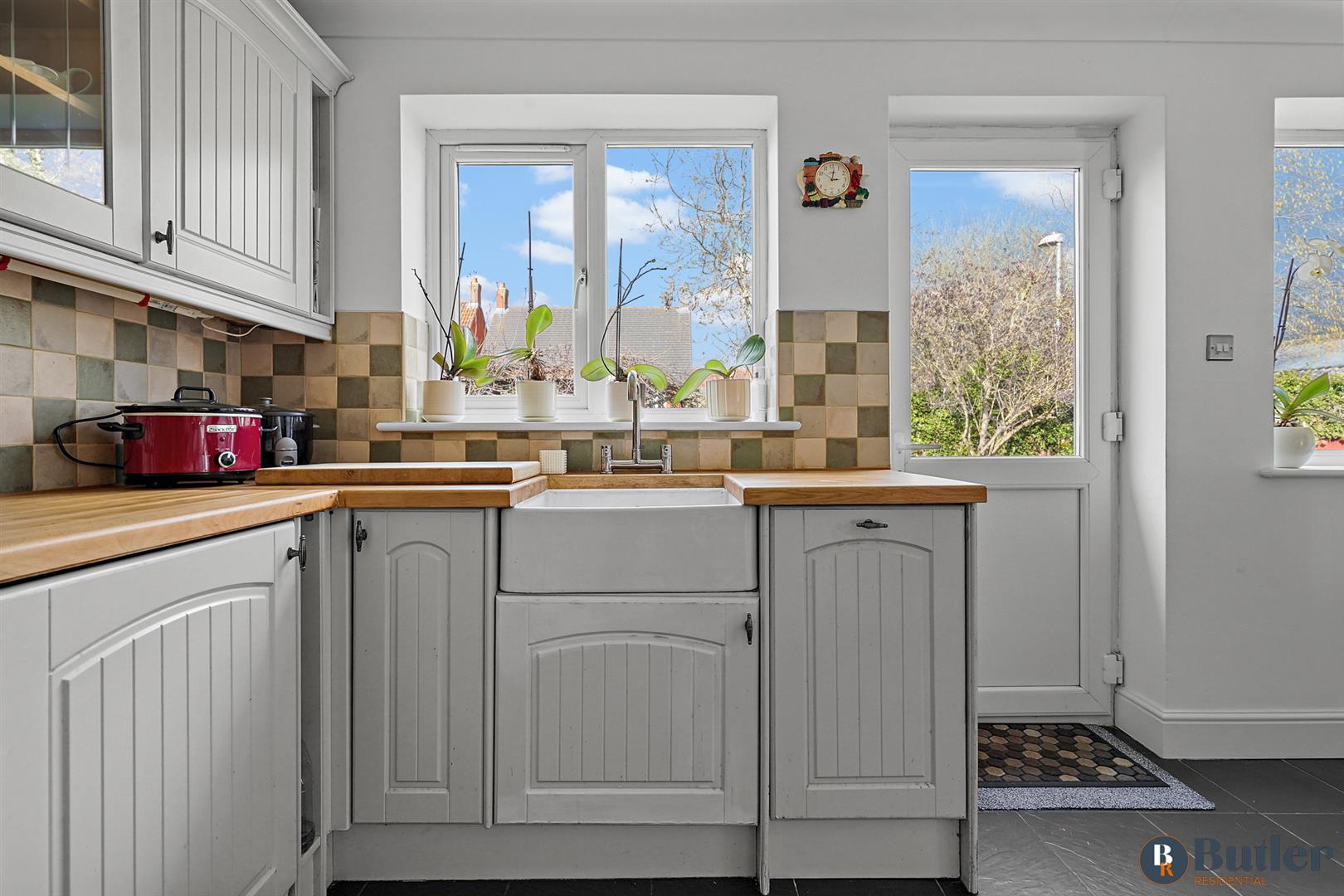 3 bed detached house for sale in Baldock Road, Hitchin 12